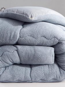 ფულეს ფუმფულა საბანი